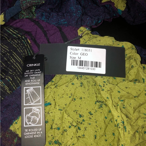 Liv by Habitat Latitude Crinkle Shirt M Multi Botton Up  Polyester NWT - Picture 6 of 8